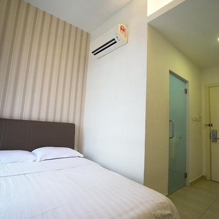 Crystal Garden Hotel - Seri Kembangan Εξωτερικό φωτογραφία
